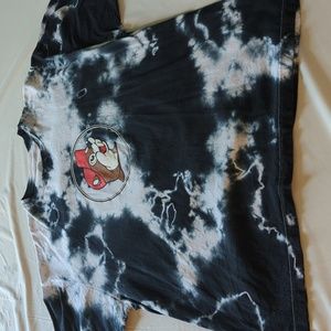 Buc-ees tie dye t shirt.